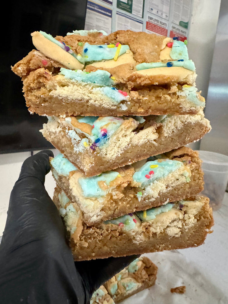 FROSTED SUGAR COOKIE BLONDIE