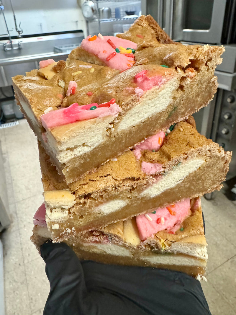 FROSTED SUGAR COOKIE BLONDIE