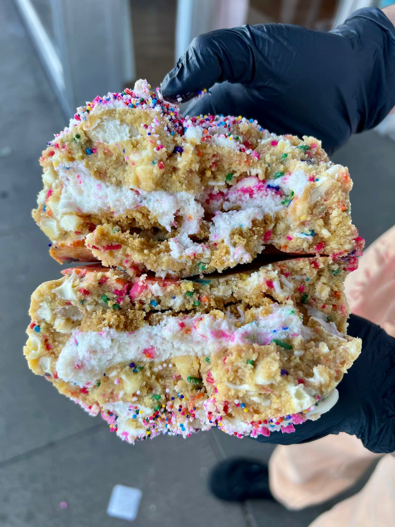 MEGA MONSTER PHOTO COOKIE